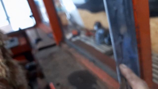 Самодельная заднее открывающееся форточка на трактор Т-25