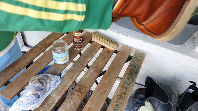 Mink Oil VS Boots/Shoes Oil: Any Differences? (I've Tested These On My Work Boots) смотреть онлайн