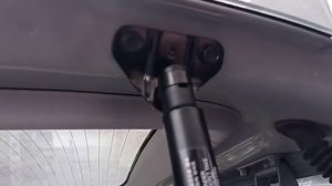 Hyundai Grand Starex 2017 4wd замена стоек амортизаторов багажника. Shock absorbers replacement