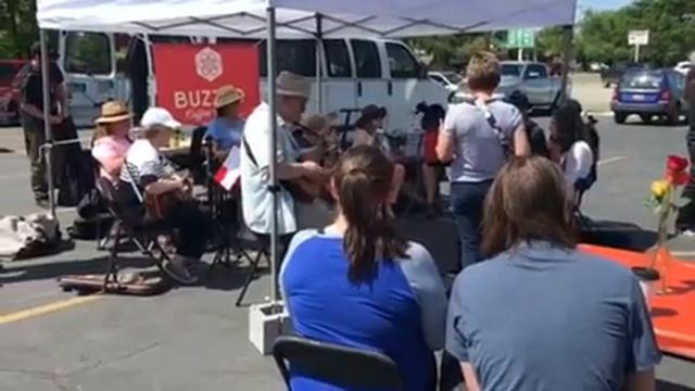 Wagon Wheel - Ukulele Performance смотреть онлайн