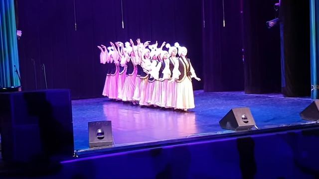 Казахский танец в исполнении девушек из Московского дворца творчества детей. смотреть онлайн