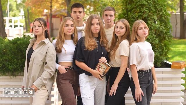 Поздравление, слайд-шоу на выпускной. Монтаж видео на заказ. смотреть онлайн