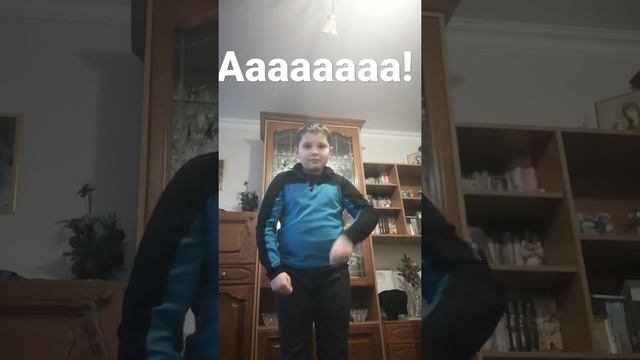 камень упал на голову