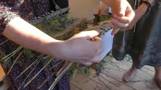 Ткем коврики из травы смотреть онлайн