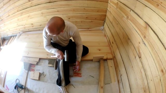 Как надёжно стянуть половую шпунтованную доску.