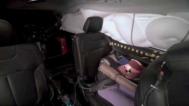 2022 Jeep Grand Cherokee L updated moderate overlap IIHS crash test смотреть онлайн