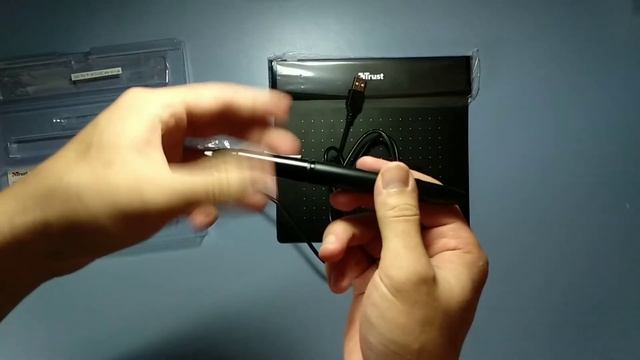 Распаковка и обзор на новый, крутой графический планшет Trust 21259 Grafic designed tablet! смотреть онлайн