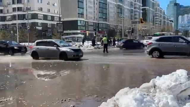 Снег начал таять в Астане. смотреть онлайн
