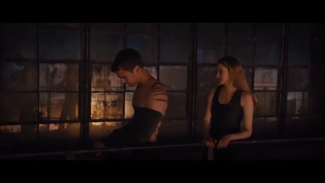 Tris And Quatre Divergente (Shailene Woodley, Theo James )