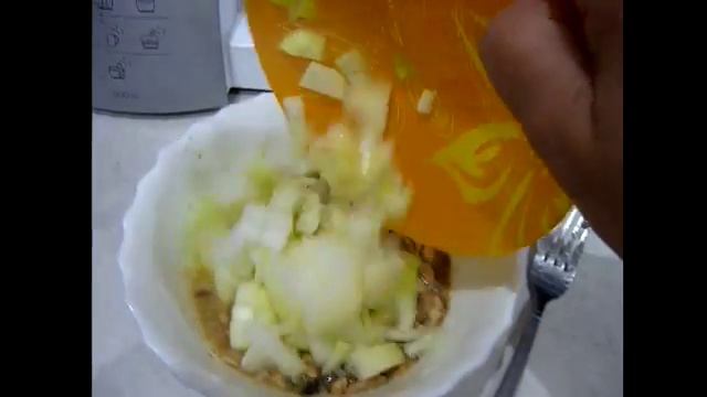 Пирог заливной с рыбой и лапшой. пирог видео рецепт. Просто, вкусно и вкусно! смотреть онлайн