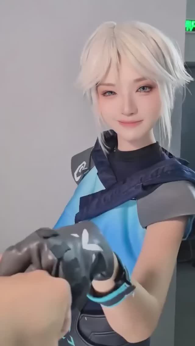 Милые девушки здороваются смотреть онлайн