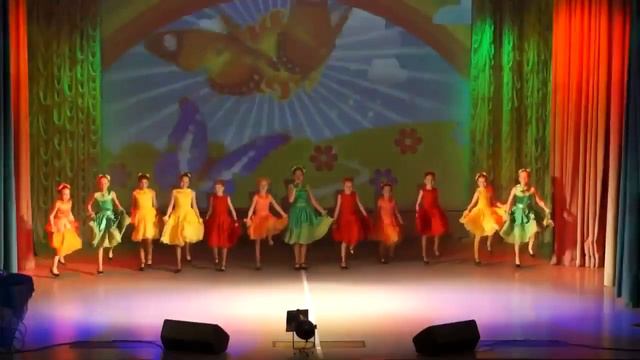 "Веселая песенка", исполняет студия эстрадного вокала "Музыкальная шкатулка" смотреть онлайн