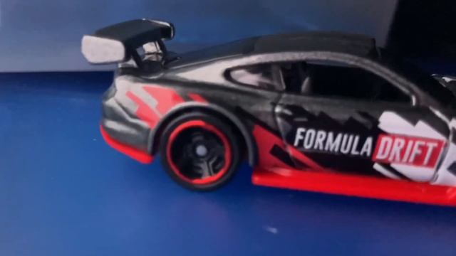 Hotwheels FormulaDrift Custom ‘18 Ford Mustang GT Lookaround смотреть онлайн