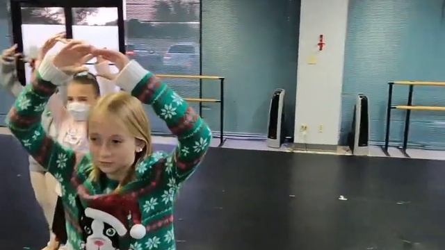 CHRISTMAS 2021 - Ballet 1 Mondays 5-6pm смотреть онлайн