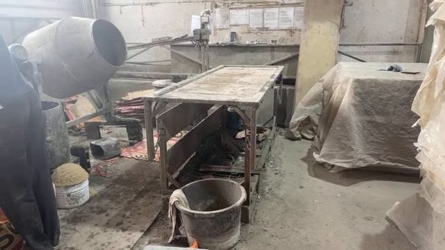 Производство гладкой тротуарной плитки 400х400 по технологии «Мрамор из бетона» под «Белый мрамор» смотреть онлайн