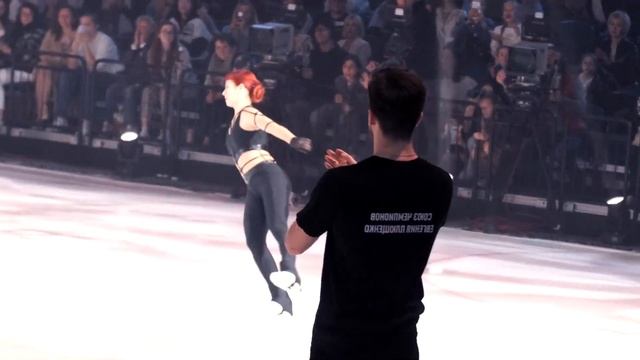 И Так и Сяк Крутится Вокруг Нее! РЕВНУЕТ? Марк Кондратюк Ни На Шаг Не Отпускает Сашу Трусову!