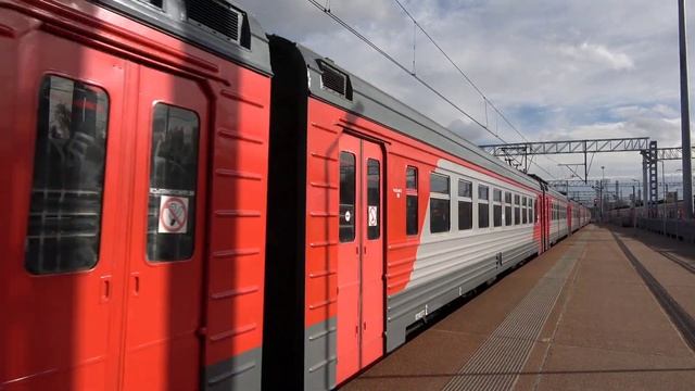 Электропоезд ЭТ2М-112 прибывает на станцию Тверь смотреть онлайн