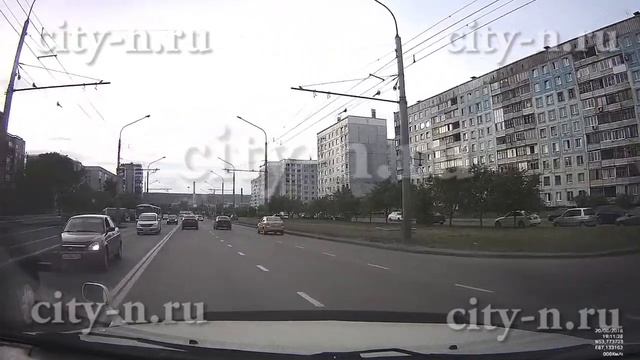Полосы не считает, в зеркала не смотрит… смотреть онлайн
