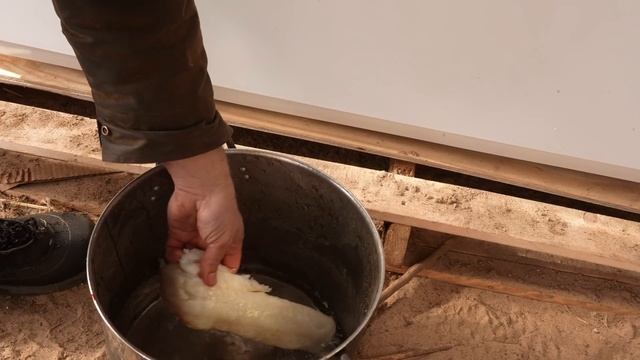 Winter Camping with My Dog in a Greenhouse, Ice Storm, Building Off Grid Log Cabin | Gear Repair смотреть онлайн