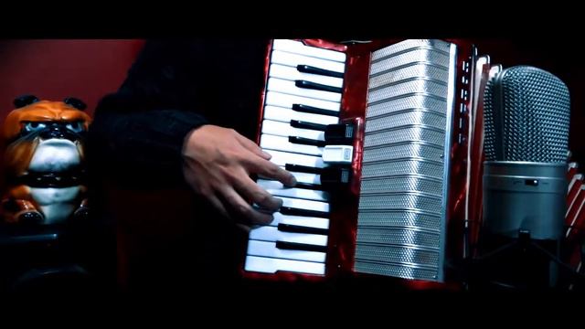 Lost On You - LP(Acordeón Cover) смотреть онлайн