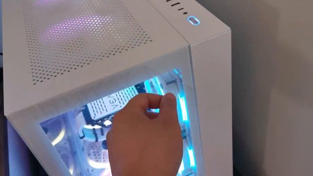 Lian Li 011d mini snow white full rgb build смотреть онлайн