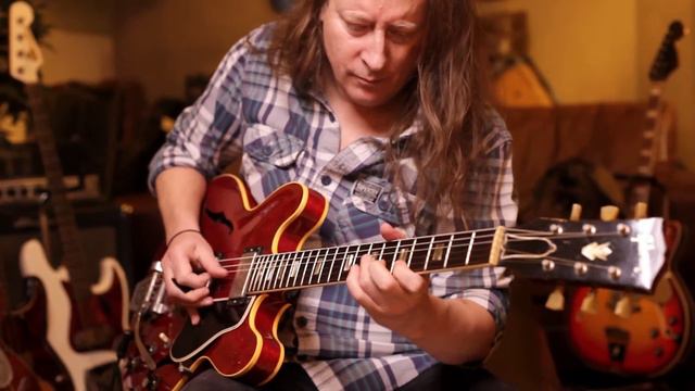Innes Sibun | 1962 Gibson ES-335 смотреть онлайн
