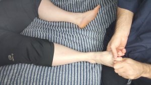 Расслабляющий массаж стоп. АСМР.