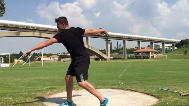 Discus throw Russell Tucker смотреть онлайн