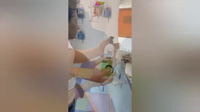 Peinado con ACTIVADOR DE RIZOS SCRUNCH de Revlon смотреть онлайн