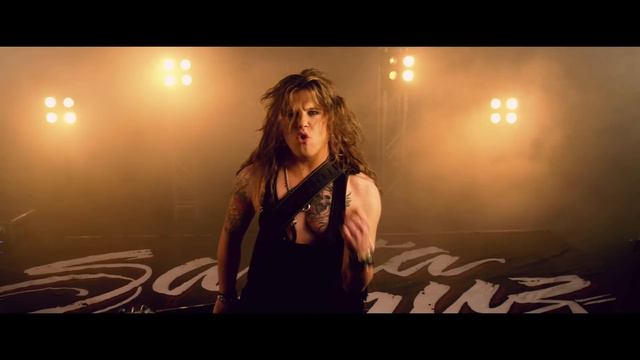 Santa Cruz - Aiming High (Official Music Video) смотреть онлайн