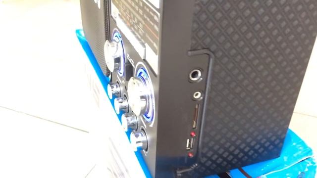 Бумбокс MP3 с радиомикрофоном NNS NS-211U-TT смотреть онлайн