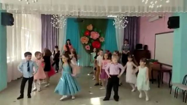 Танец "Мама круче всех" смотреть онлайн