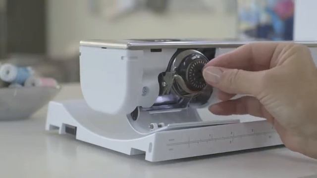 (14) BERNINA 880: limpieza y engrase смотреть онлайн