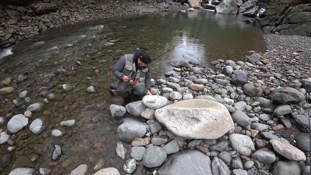 Правила поимки форели в яме. По классике. смотреть онлайн