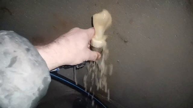 Углубление колодца абиссинской скважиной д Селятино. Добыча чистой воды из колодца на плывуне. смотреть онлайн