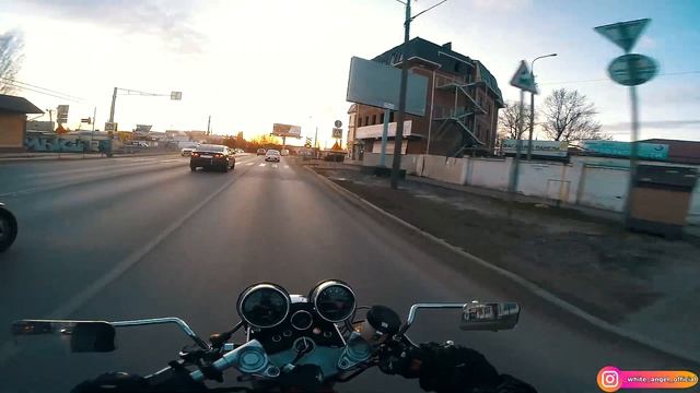 Suzuki GSF400 Bandit & HONDA CB919. Что такое езда на мотоцикле? Прохват по вечернему городу. смотреть онлайн