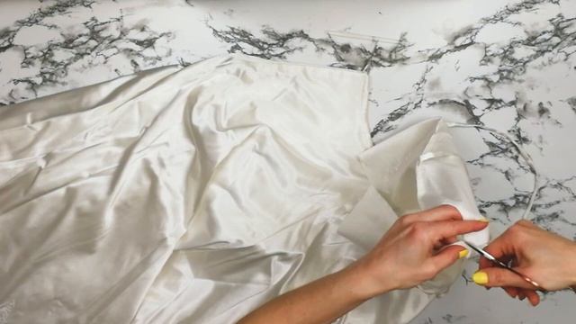 DIY THRIFT STORE WEDDING DRESS MAKEOVER| Как переделать свадебное платье из секондхенда смотреть онлайн