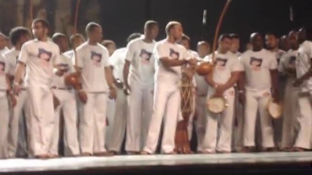 Abada Capoeira Jogos Europeus 2010 Ator e Batuque смотреть онлайн
