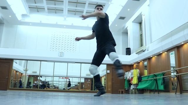 КАЗАЧЬЯ ШАШКА В ДЕЛЕ | Зажигает ансамбль танца "СИБИРСКИЙ СУВЕНИР" (Калинка НОВОКУЗНЕЦК) смотреть онлайн