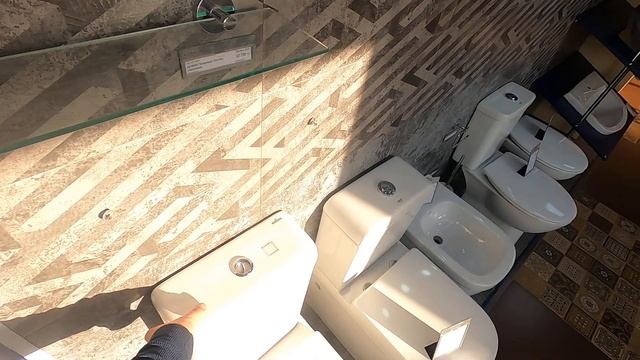 Сравнение напольных унитазов Lavinia Boho One 3302001P и Grohe Euro 39338000 + 39332000 + 39330000 смотреть онлайн