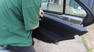 How to change/remove Mercedes W203 C class door card front and rear!