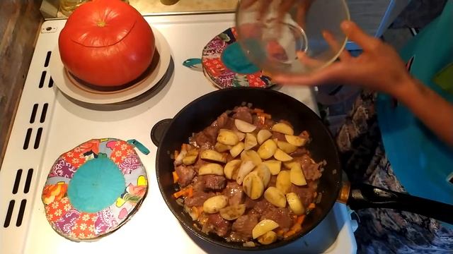 Мясо в горшочке из тыквы Очень вкусно и интересно смотреть онлайн