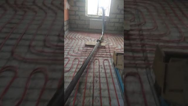 заливка стяжки теплого пола пескобетоном смотреть онлайн