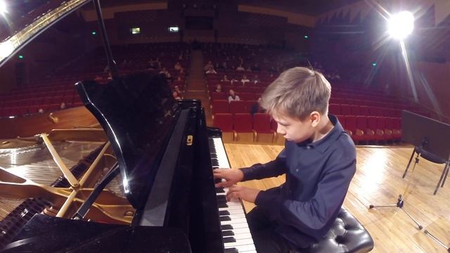 Bach Prelude from the English Suite No 2 in A Minor IVAN TKACHEV. смотреть онлайн