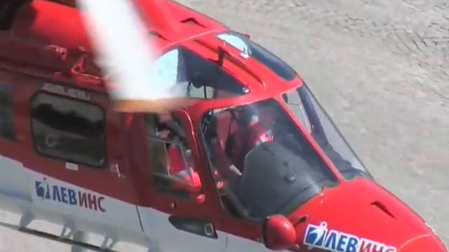 Хеликоптер на "Лев Инс" спаси ученик, пострадал при игра на футбол смотреть онлайн