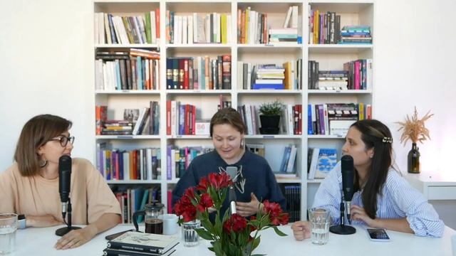 LIVE: Оксана Васякина в библиотеке Партнерского материала о романе «Рана» смотреть онлайн