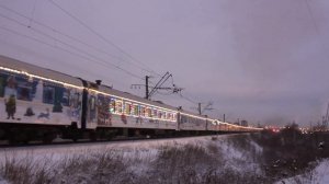 Паровоз П36-0147, тепловоз 3М62У-0064 с поездом Деда Мороза
