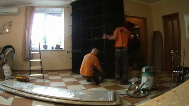 Монтаж распашного шкафа со встроенной гладильной доской. #Vosmebel смотреть онлайн