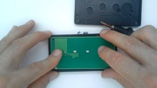 Как заменить батарейку в кнопке вызова персонала iBells 350 беспроводная кнопка вызова Инструкция