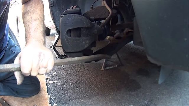 Ford focus MK2. O/S. driver side Driveshaft removal. UK . смотреть онлайн